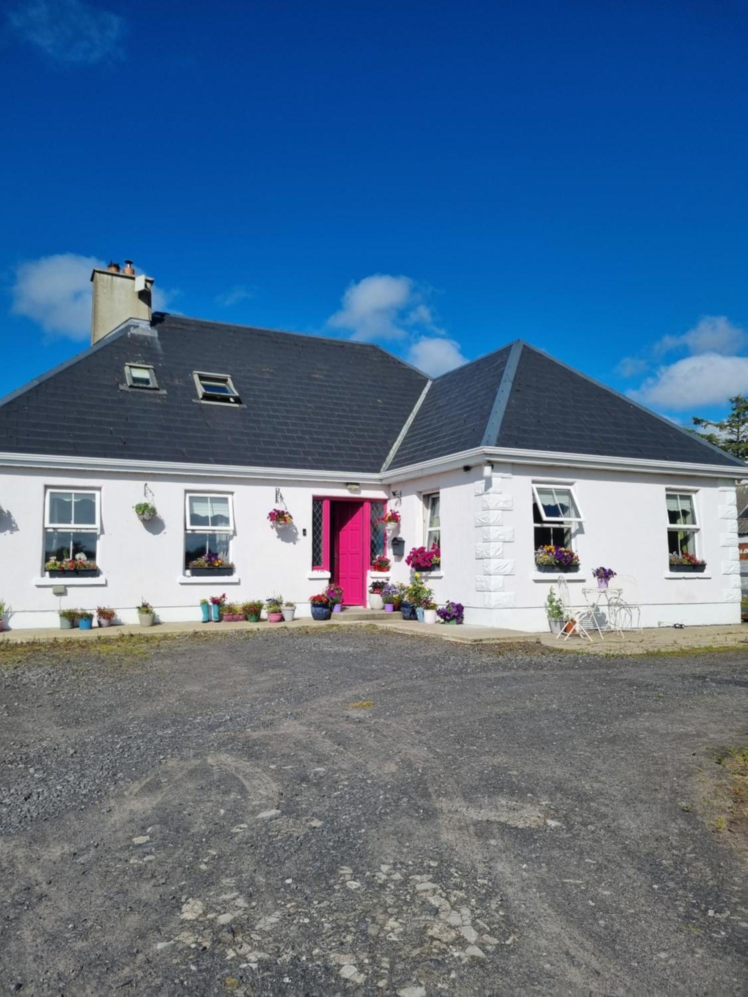 The Pink Door Apartamento Killala Exterior foto